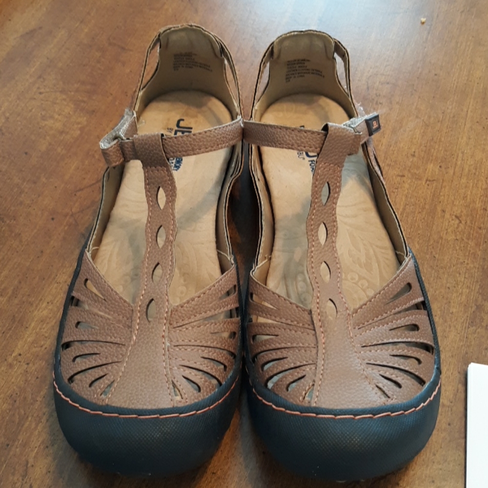 JBU Tan women sandels